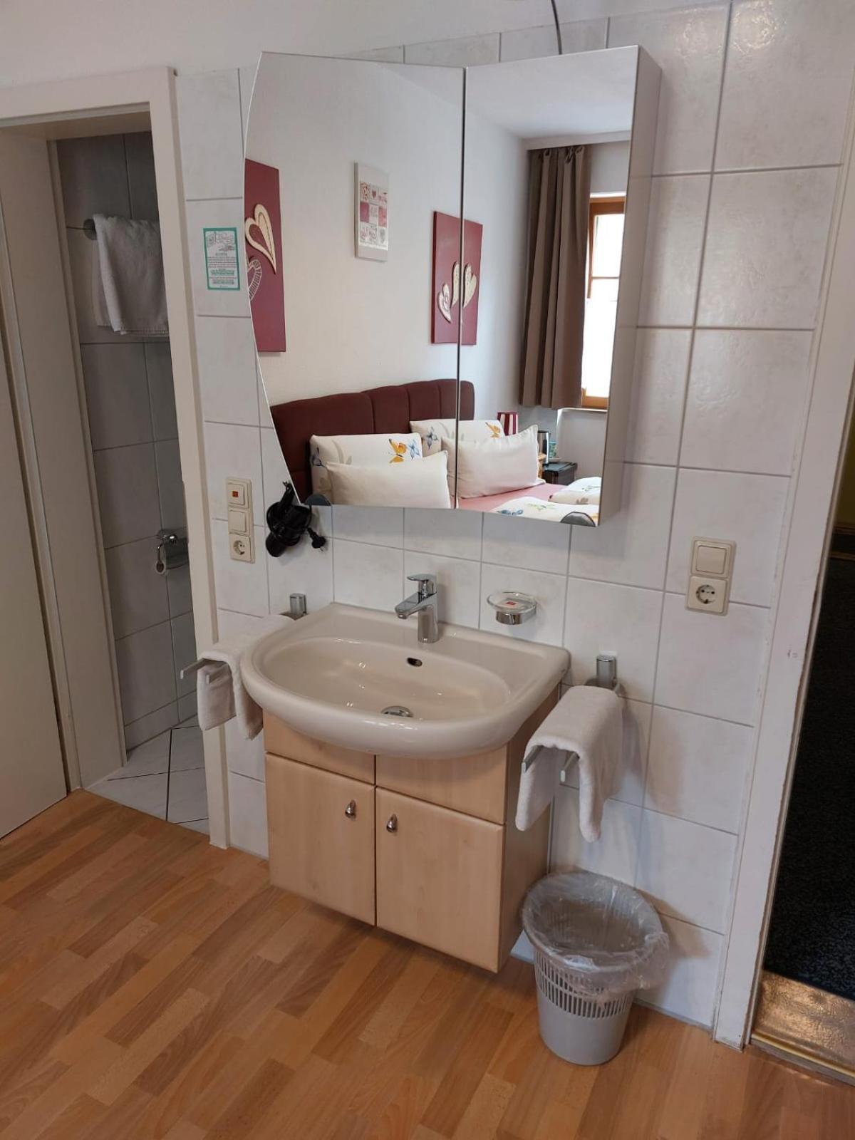 Schwabenstuben Doppelzimmer Meersburg Buitenkant foto